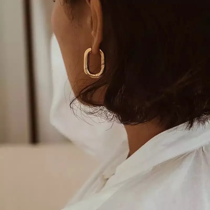 Monica Hoops